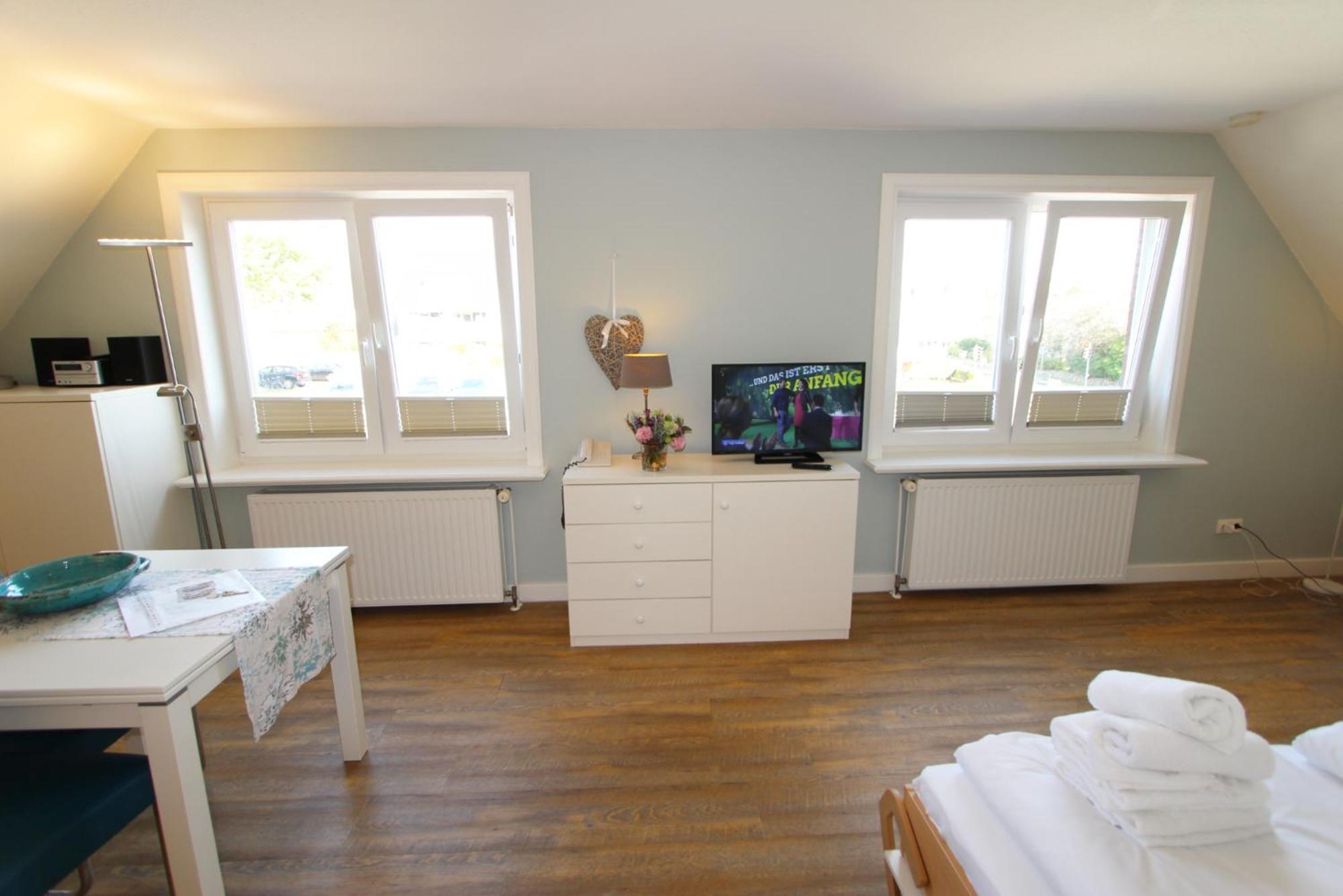 Haus Guenther - Mittelweg 1, App 1 Wenningstedt-Braderup Buitenkant foto